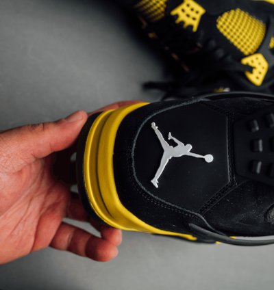 Jordan 4 Retro Thunder (2023)