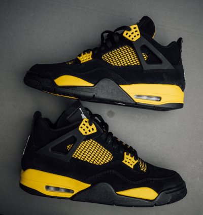 Jordan 4 Retro Thunder (2023)