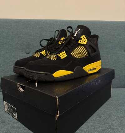 Jordan 4 Thunder