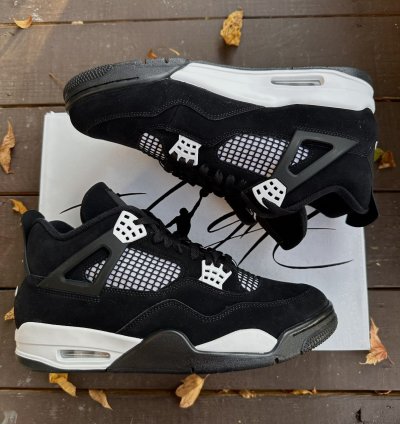 Jordan 4 White Thunder