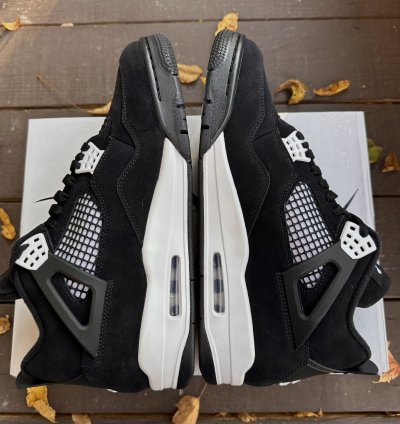 Jordan 4 White Thunder