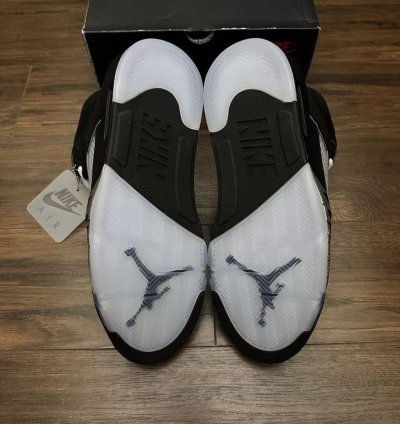 Jordan 5 Black Reimaigned