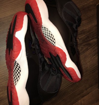 Jordan Bred 11 Size 7 2019