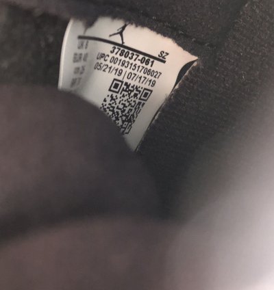 Jordan Bred 11 Size 7 2019
