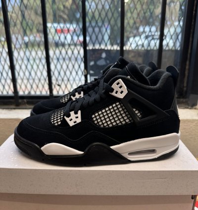 Jordan Retro 4 White Thunder