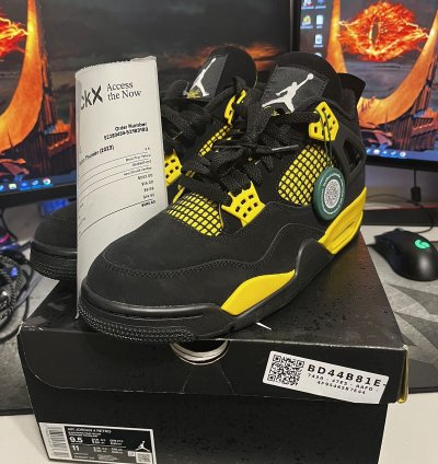 Jordan Thunder 4s