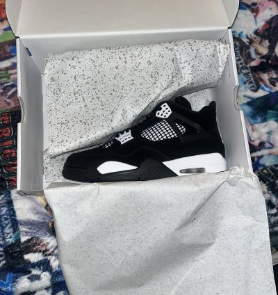 Jordan White Thunders