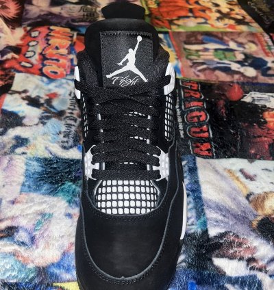 Jordan White Thunders