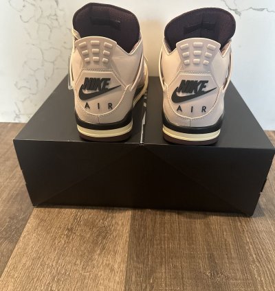 Ma Mani re Jordan 4