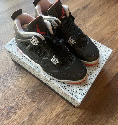 Men Nike Air Jordan 4 2024 Retro Bred Sneakers