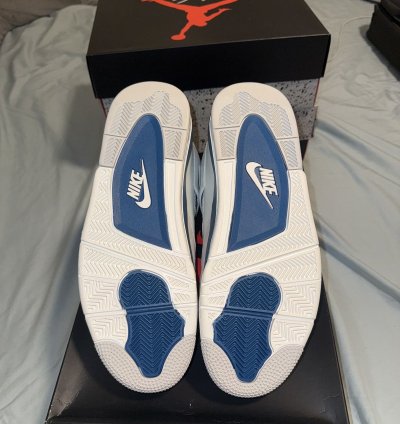 Military blue Jordan 4