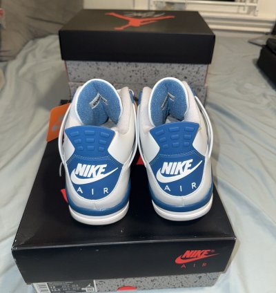 Military blue Jordan 4