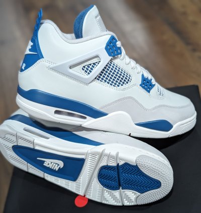 Nike Air Jordan 4 Retro Military Blue