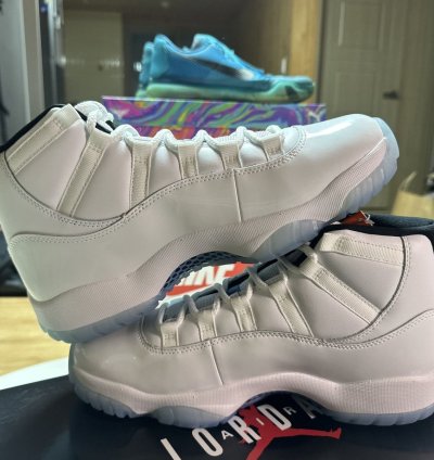 Jordan 11 Retro Columbia Legend Blue