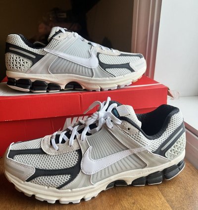 Nike Zoom Vomero 5 PRM Supersonic Light Bone