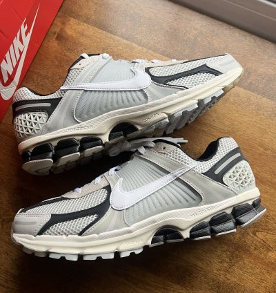 Nike Zoom Vomero 5 PRM Supersonic Light Bone