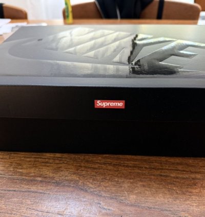 Supreme Nike air max