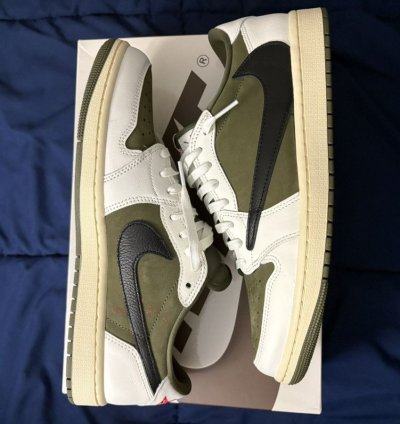 Travis Scott Air Jordan 1 Low - Medium Olive