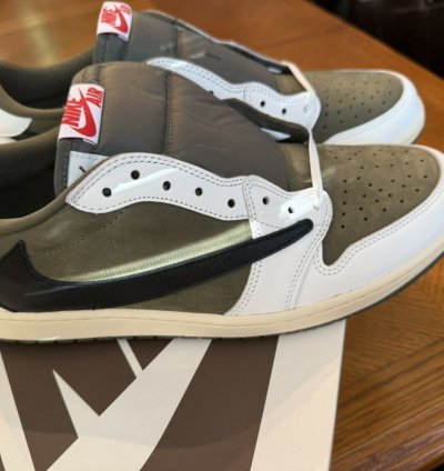 Travis Scott Air Jordan 1 Low Reverse Olive