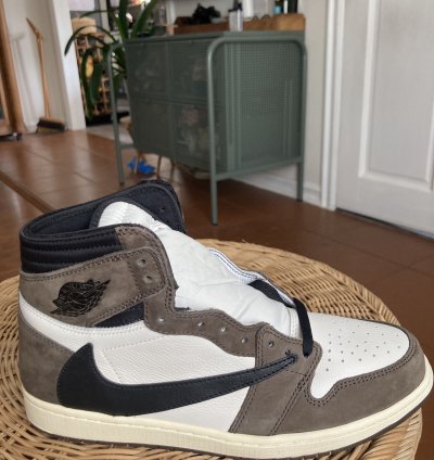 Travis Scott Air Jordan 1 Retro High OG Mocha
