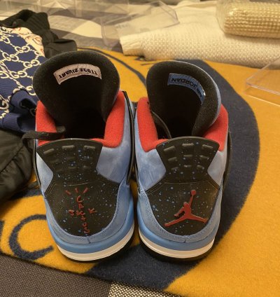 Travis Scott Jordan 4 Retros
