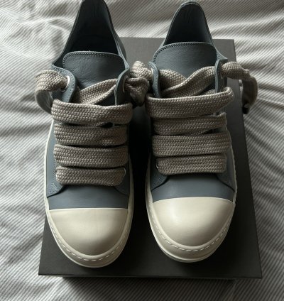 (41 5) Pale Blue Jumbo Lace Sneakers