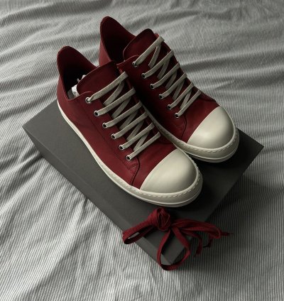 (43) Cardinal Red Ramone Sneakers