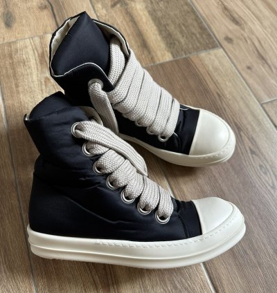 42 NYLON Jumbo Laces puffer high top Ramones