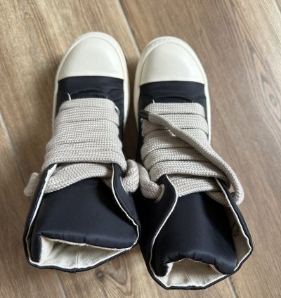 42 NYLON Jumbo Laces puffer high top Ramones