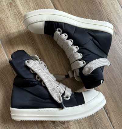 42 NYLON Jumbo Laces puffer high top Ramones