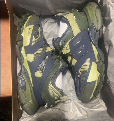 Balenciaga  900 Track trainer runner sneaker