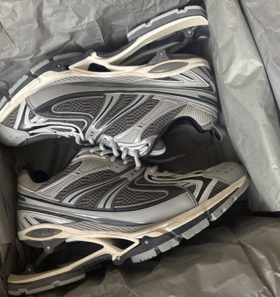 Balenciaga -Pander
