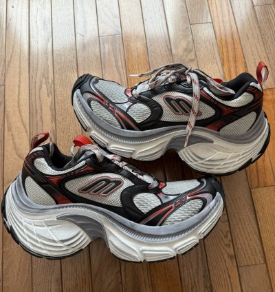 Balenciaga 10XL Sneaker White Grey Red