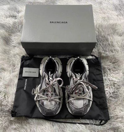 Balenciaga 3XL Offwhite size 11