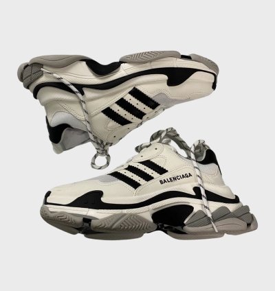 BALENCIAGA ADIDAS TRIPLE IN CREME WHITE BLACK