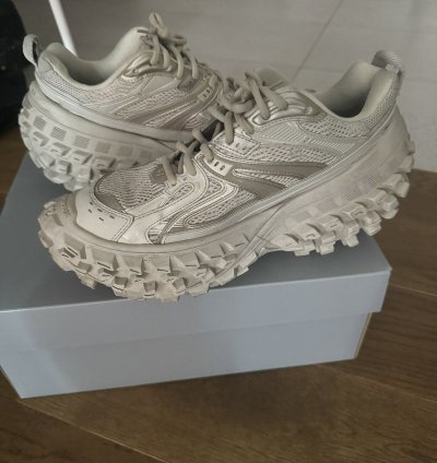 Balenciaga bouncer sneakers