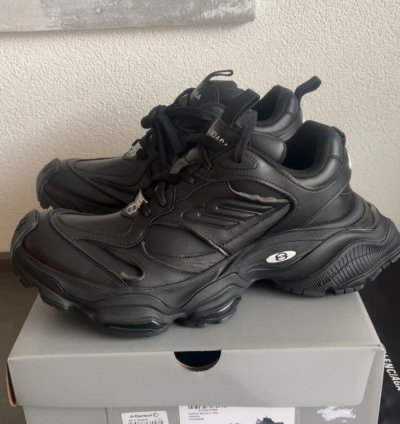 Balenciaga cargo
