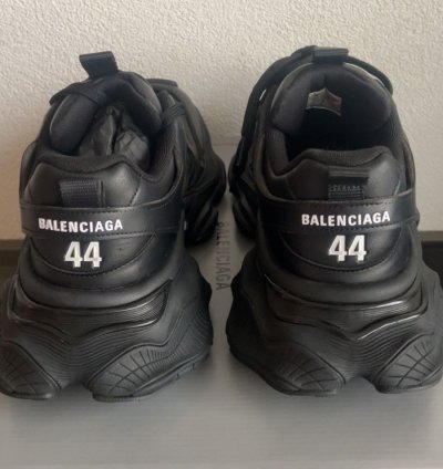 Balenciaga cargo