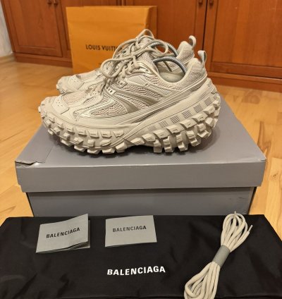 Balenciaga Defender Bouncer Beige