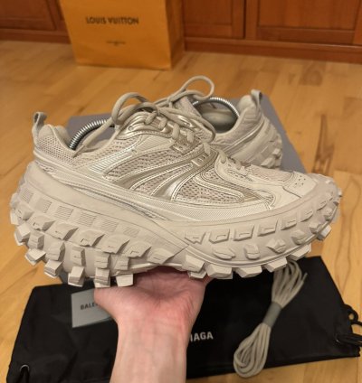 Balenciaga Defender Bouncer Beige