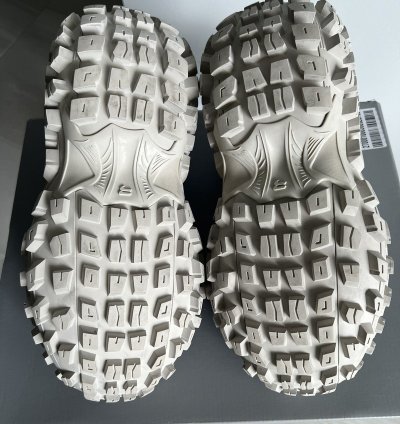 BALENCIAGA DEFENDER BOUNCER SNEAKER