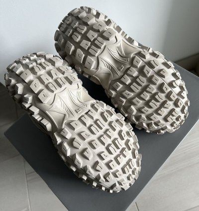 BALENCIAGA DEFENDER BOUNCER SNEAKER