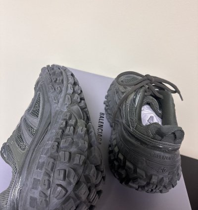Balenciaga Green Defender Bounce Sneaker