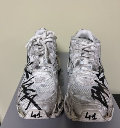 Balenciaga Low Top Runner Graffiti