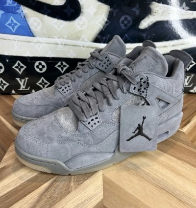Jordan 4 Mid Mens Grey Kaws