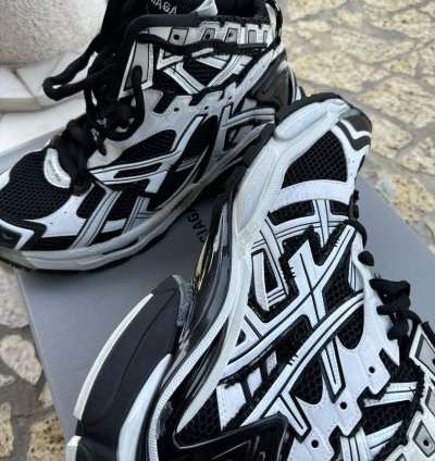 Balenciaga Runner 45 NEW