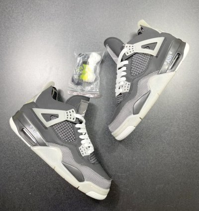 Off-White x Jordan 4 Retro “ Black Cat ”
