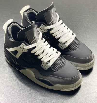 Off-White x Jordan 4 Retro “ Black Cat ”