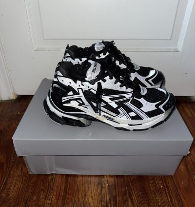 BALENCIAGA Runner Black White