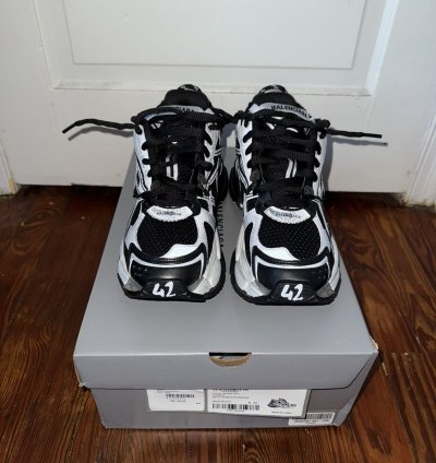 BALENCIAGA Runner Black White